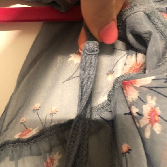 American Eagle Blue Floral Keyhole Top - Picture 9 of 14